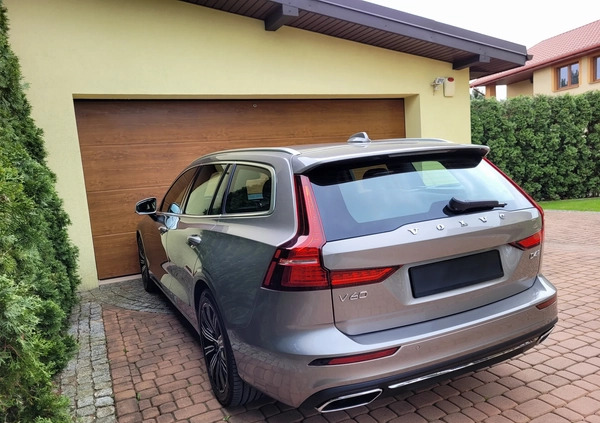 Volvo V60 cena 88800 przebieg: 198000, rok produkcji 2018 z Opoczno małe 742